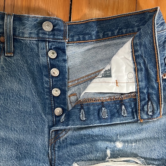 Levi’s 501 Original Short in Athens Mid Short - Picture 7 of 8